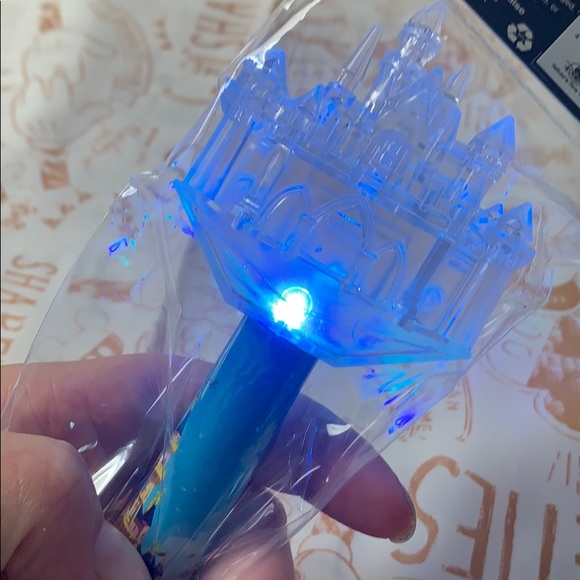 Disneyland Notebook + Light Up Pen - Picture 4 of 6